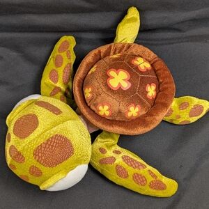 Disney Store Finding Nemo 13in Skirt the Baby Turtle Plush Lovey
